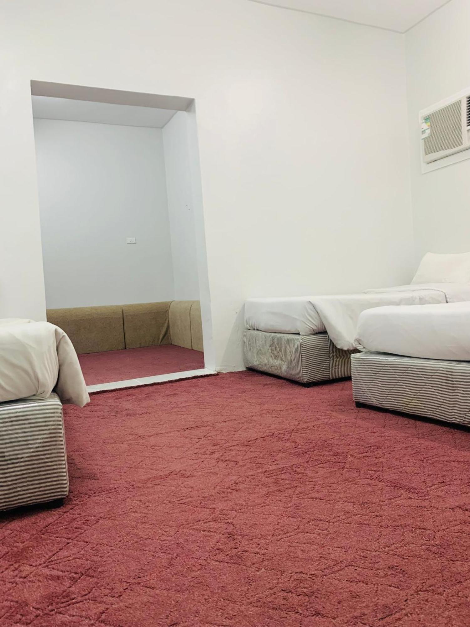 Lina - Almadinah Apartemen Medina