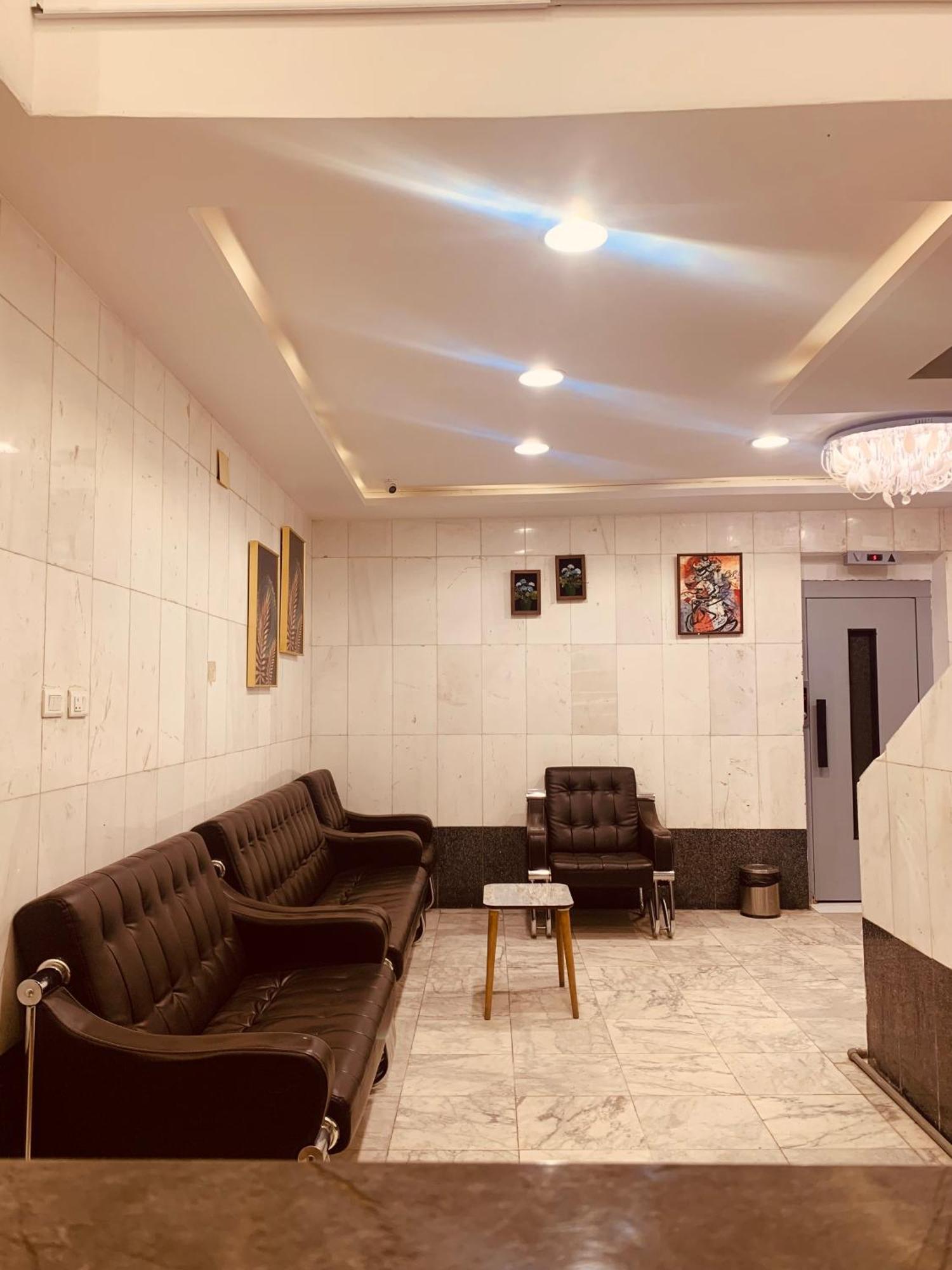 Lina - Almadinah Apartemen Medina